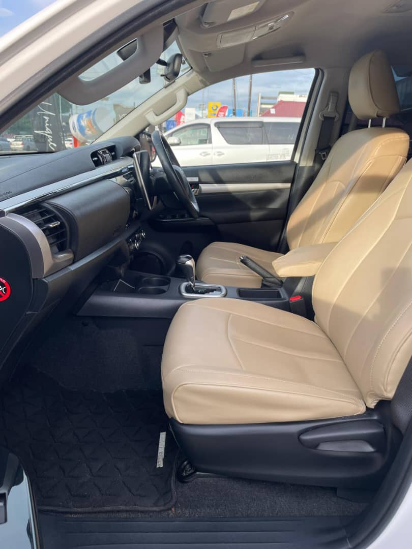 2020 TOYOTA HILUX SUV White - Rear View